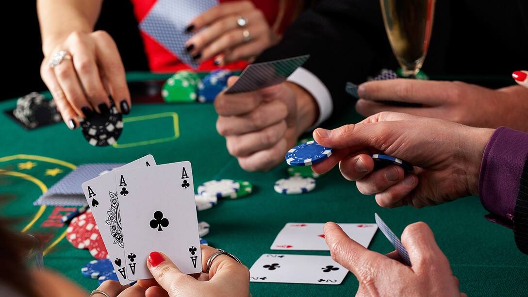 Progressive Jackpots Grow Continuously Until Triggered In Casino Gameplay Sessions