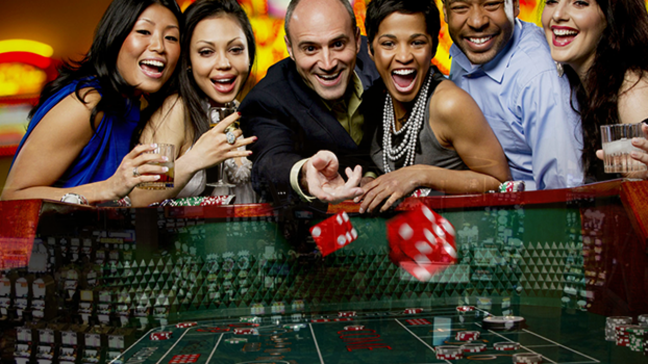 How Community Features Help Build Engagement In Casino Gameplay Environments
